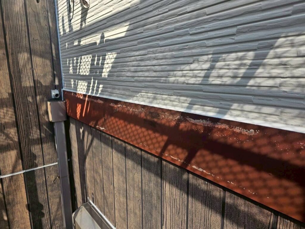 霧よけ庇施工前