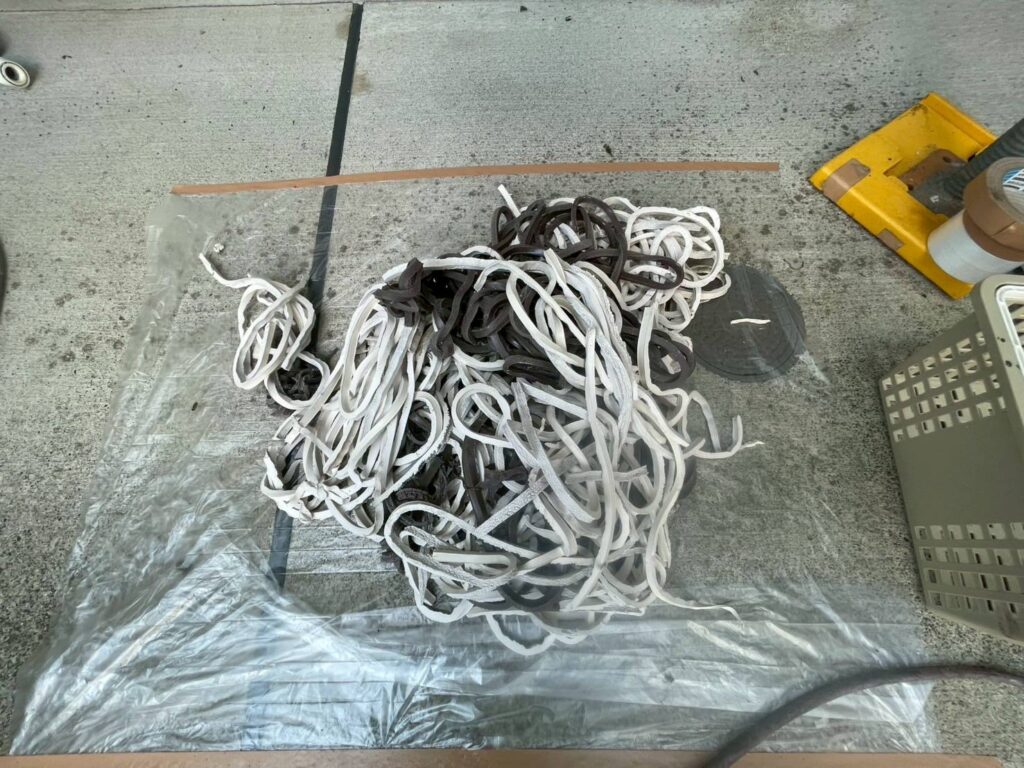 既存シーリング撤去