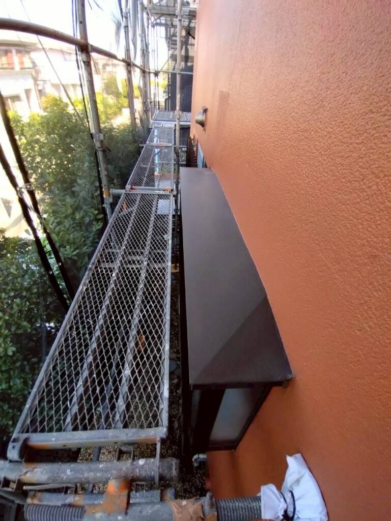 霧よけ庇施工前