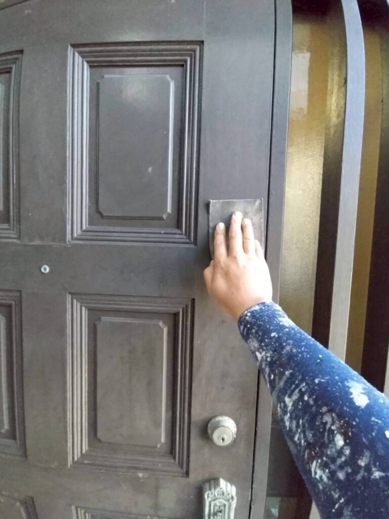 玄関ドアケレン