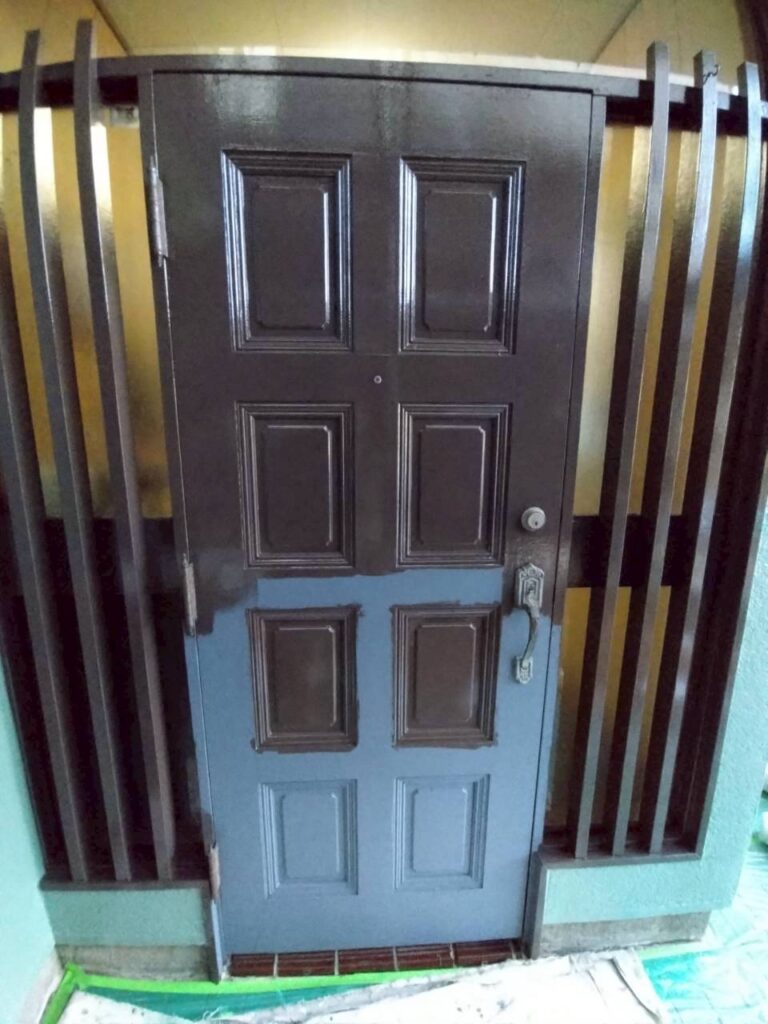 玄関ドア中塗り