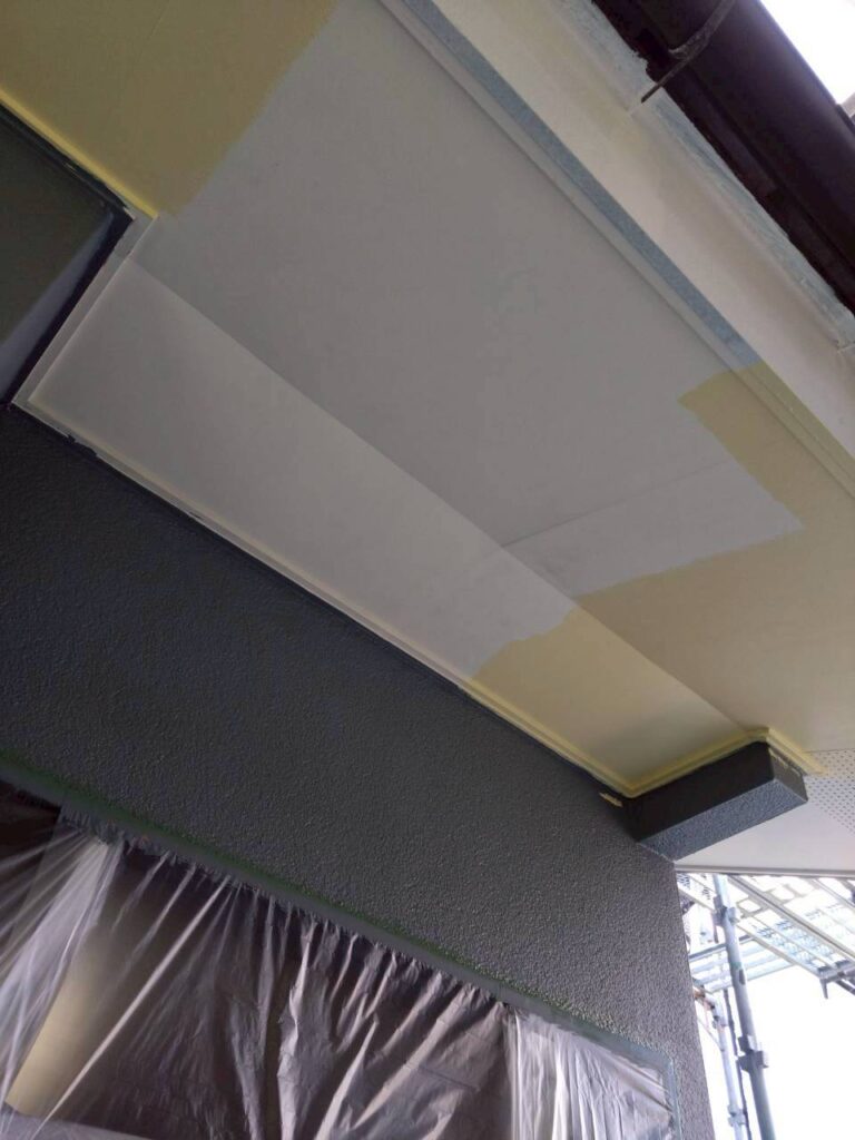 軒天上塗り1回目