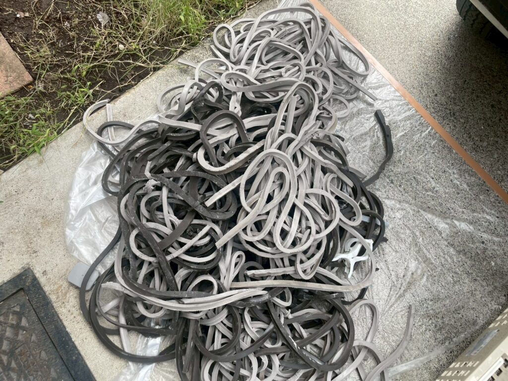 既存シーリング撤去