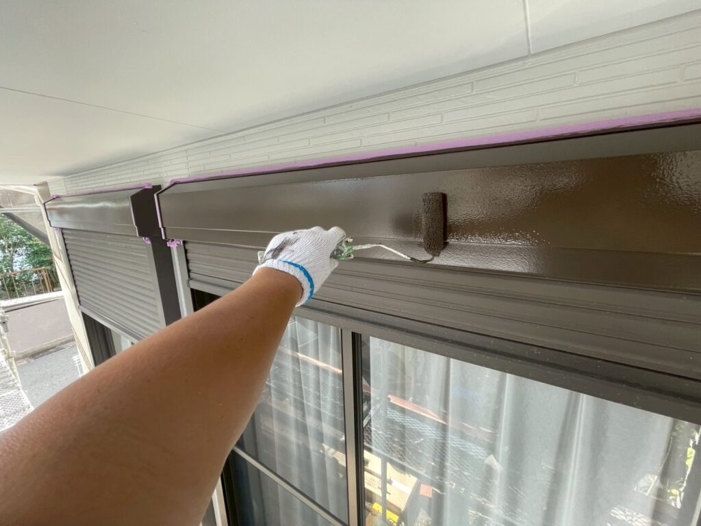 シャッターボックス上塗り