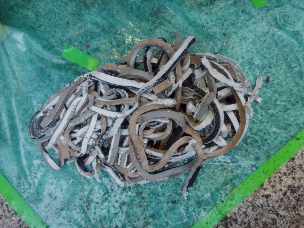 既存シーリング撤去