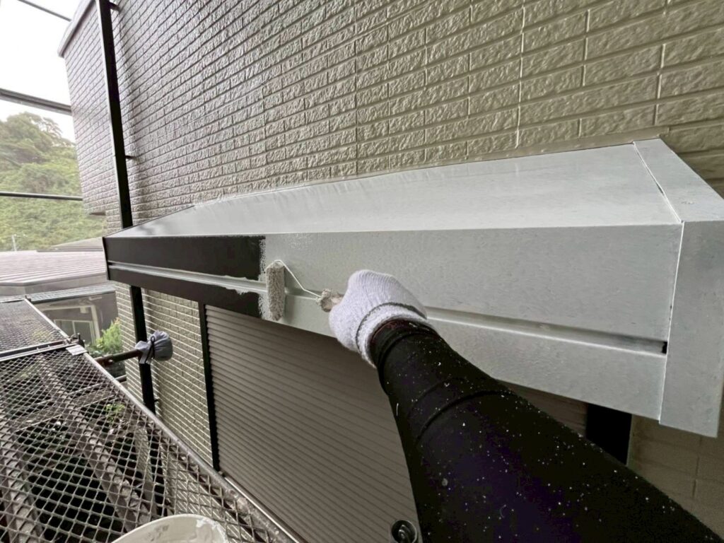 シャッターボックス下塗り