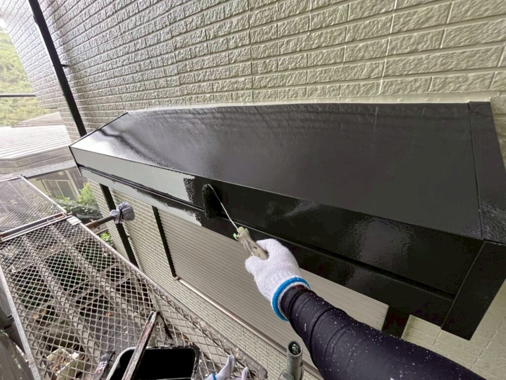 シャッターボックス中塗り