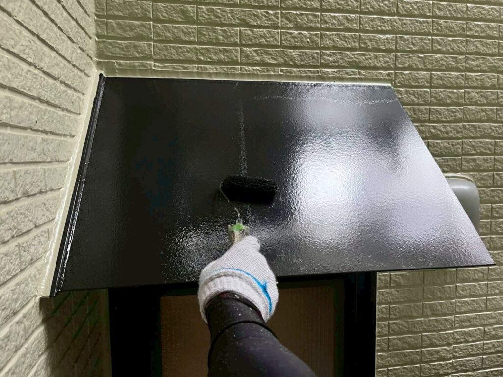 霧よけ庇上塗り