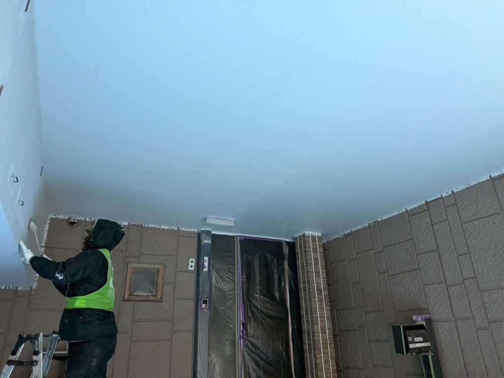 軒天上塗り2回目