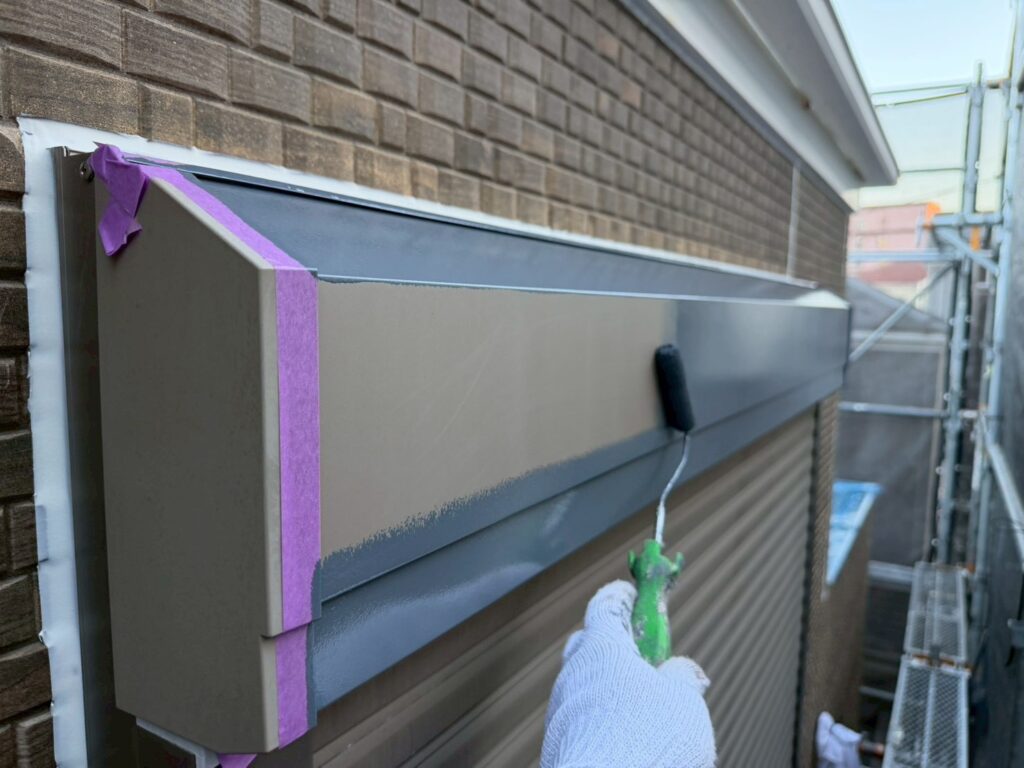 シャッターボックス下塗り