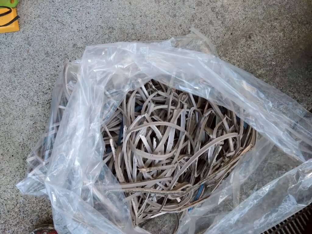 既存シーリング撤去