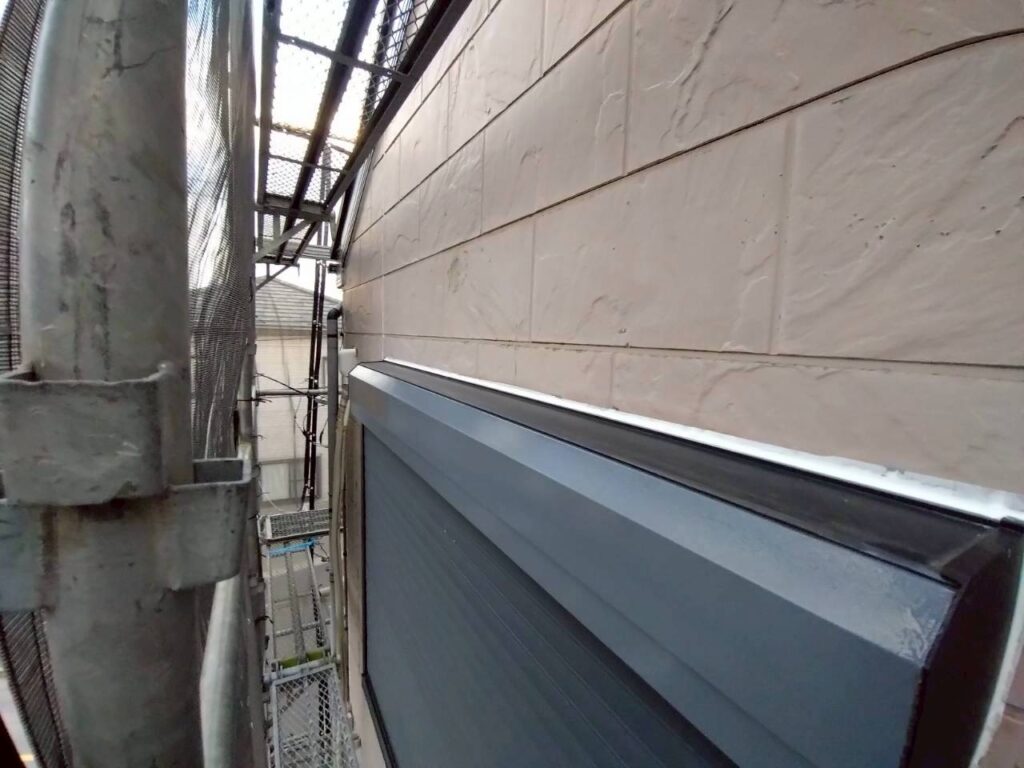 シャッターボックス下塗り