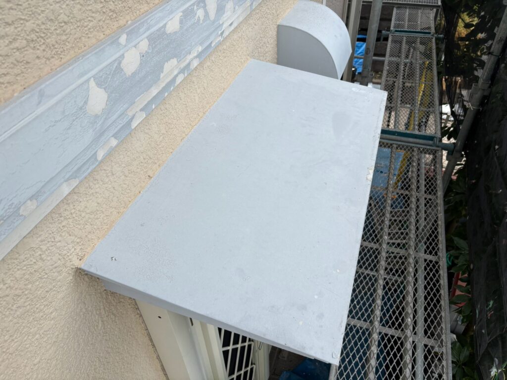霧よけ庇施工前